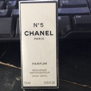 BNIB CHANEL NO 5 RECHARGE